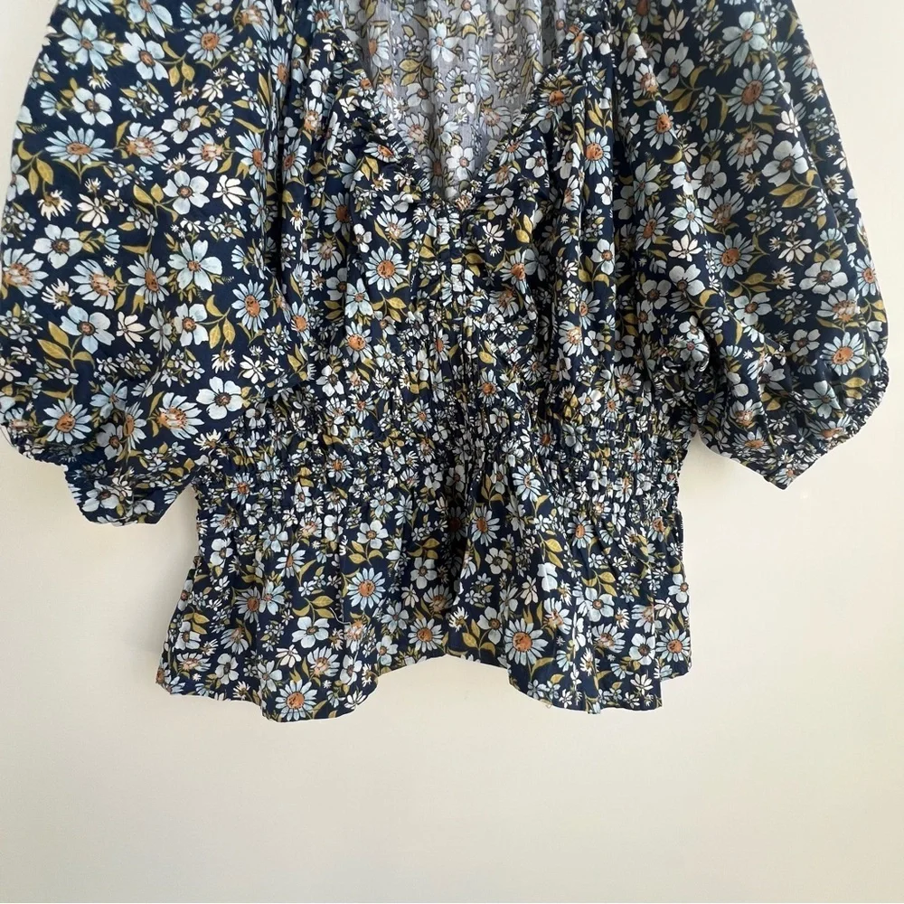 Old Navy Puff Sleeve Smocked V-neck Peplum Top Blue Floral Cottage Prairie Large